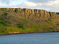 Die berhmten Basalt-Kliffs der Insel Skye