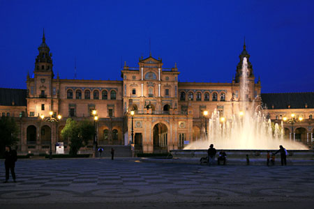 Sevilla - Plaza de España bei Nacht
